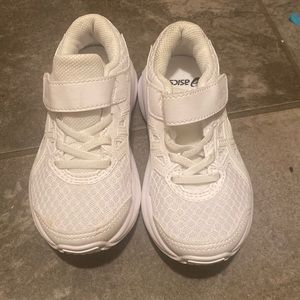 Boys ASIC white sneakers never worn